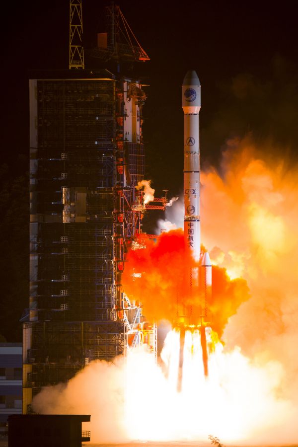 港媒關(guān)注中國(guó)北斗三號(hào)衛(wèi)星升空：能探測(cè)建筑物晃動(dòng) 抗衡GPS_《參考消息》官方網(wǎng)站